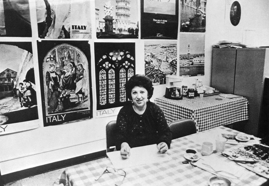 Brooklyn - Eleanor Gerbino nel suo studio al Brooklyn college (F. Li Mandri, 1981)