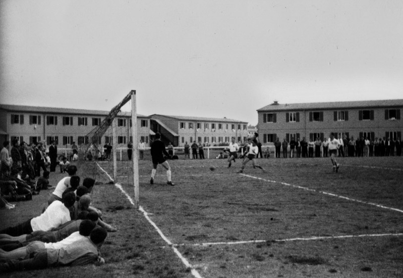 Partita di calcio – 1964. Foto di Quinto Provenzani.